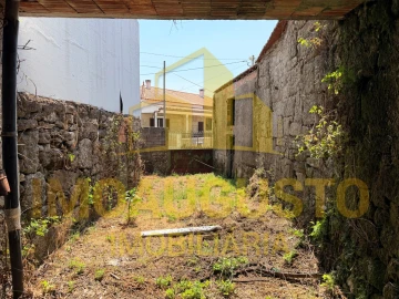 Moradia T2 para Venda em Pousafoles do Bispo, Pena Lobo e Lomba