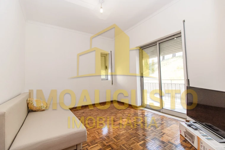 Apartamento T3 para Venda em Guarda Foto 2