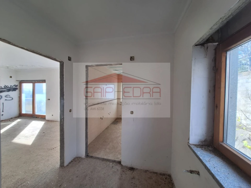 Moradia T5 para Venda em Tortosendo Foto 18