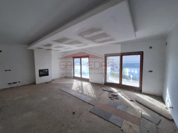 Moradia T5 para Venda em Tortosendo