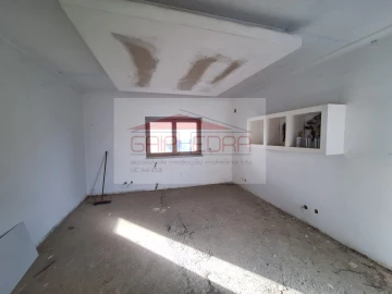 Moradia T5 para Venda em Tortosendo