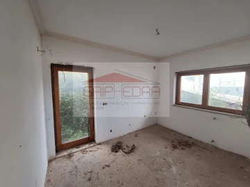 Moradia T5 para Venda em Tortosendo