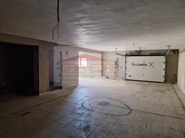 Moradia T5 para Venda em Tortosendo