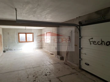Moradia T5 para Venda em Tortosendo
