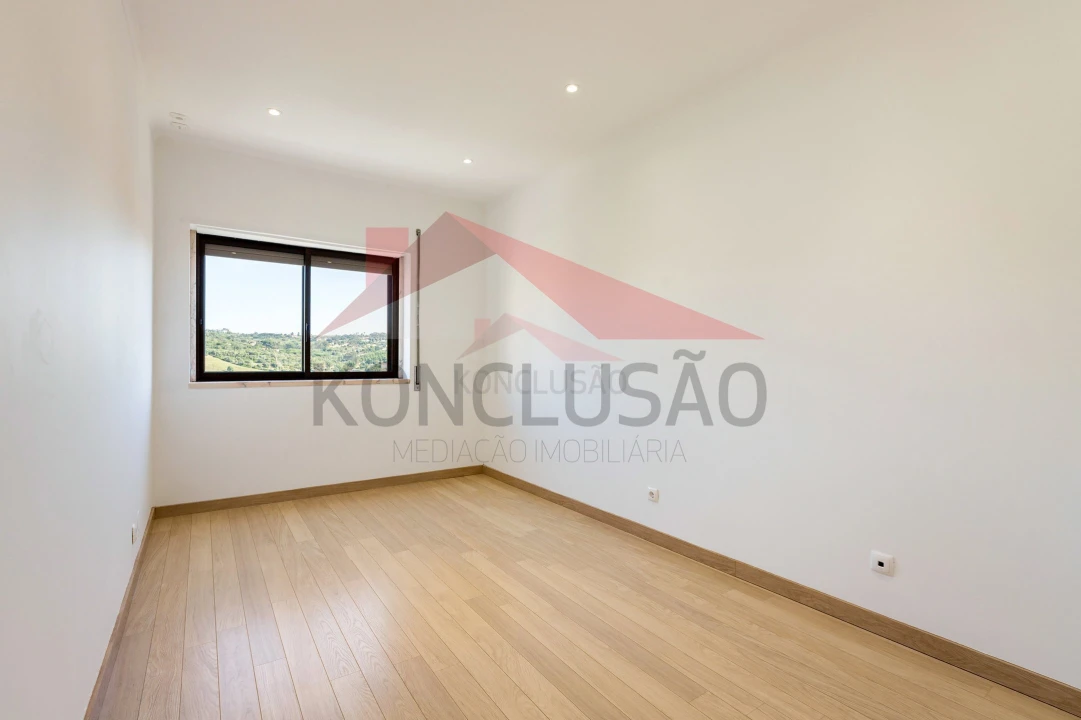 Apartamento T3 para Venda em Vila Franca de Xira Foto 16