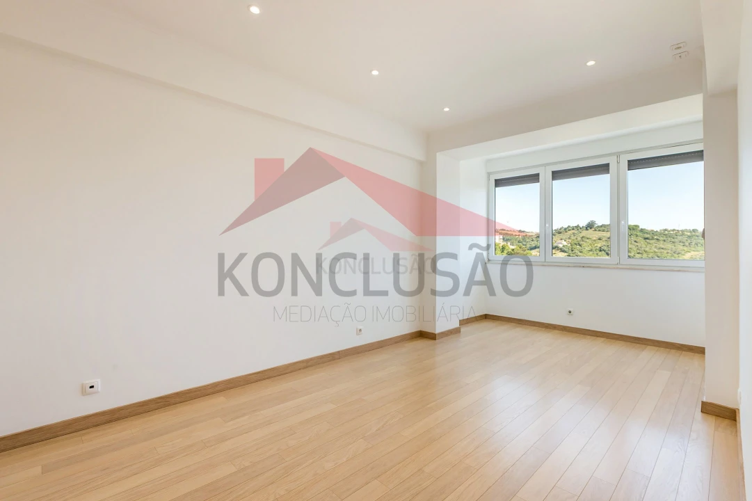 Apartamento T3 para Venda em Vila Franca de Xira Foto 7