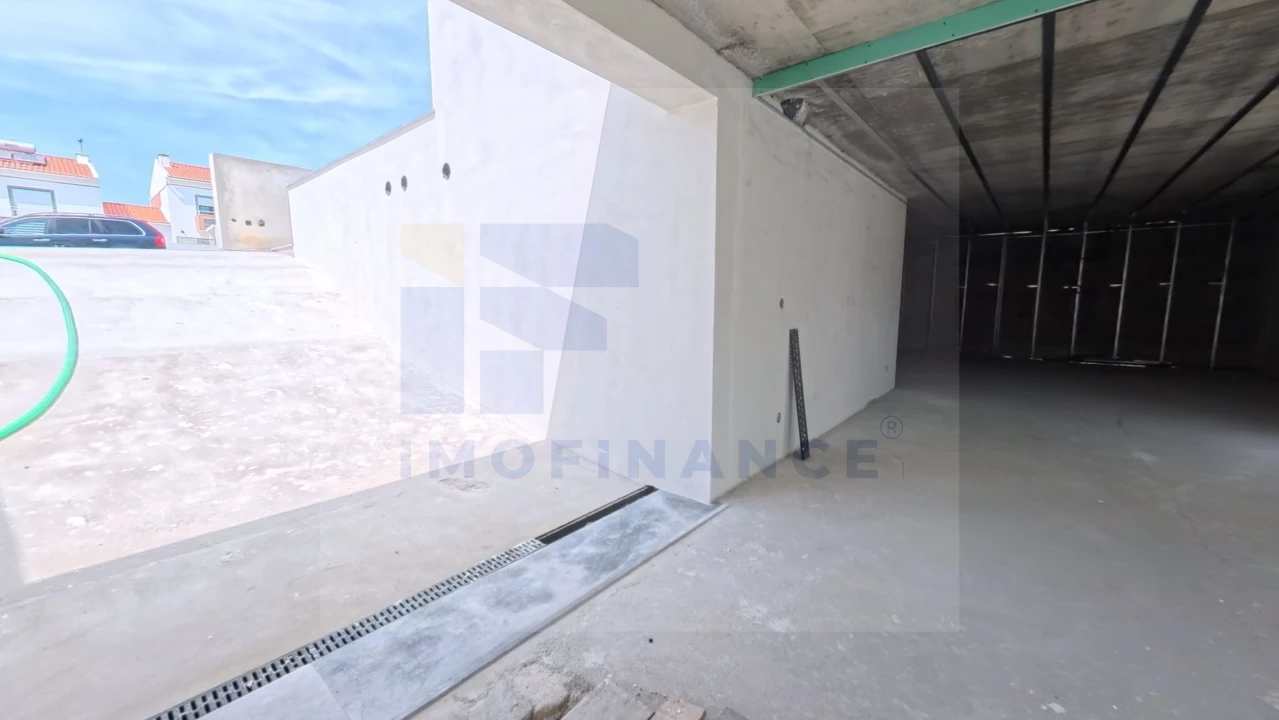 Moradia T4 para Venda em Atouguia da Baleia Foto 3