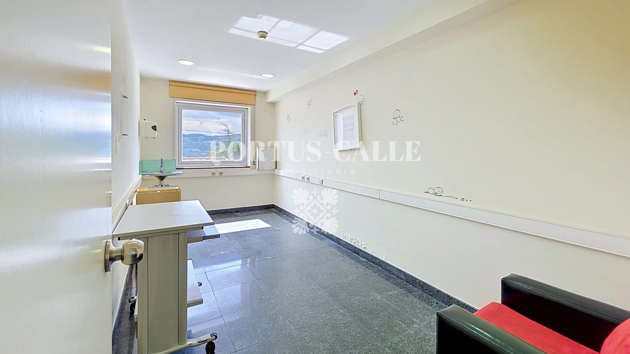 Apartamento T5 para Venda em Penafiel Foto 11