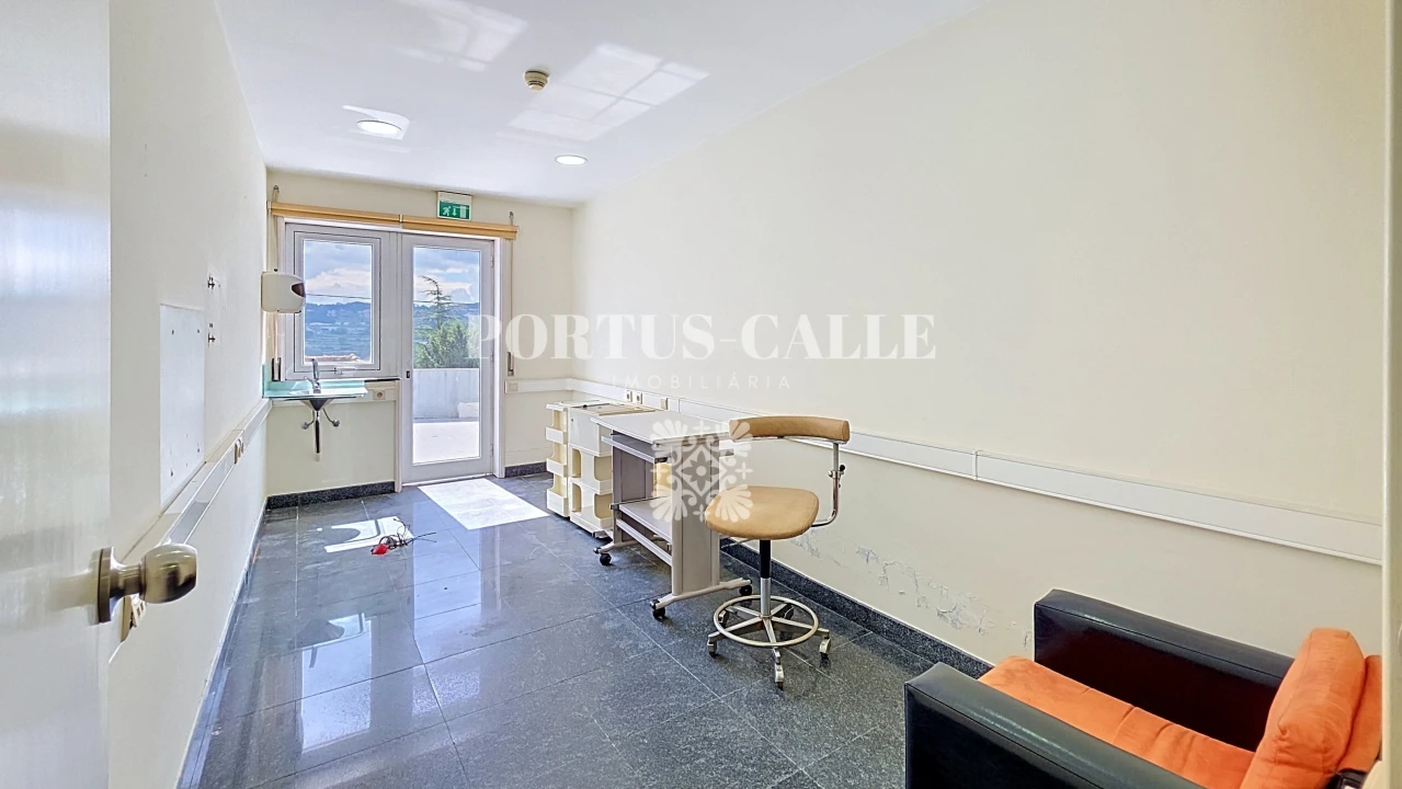 Apartamento T5 para Venda em Penafiel Foto 8
