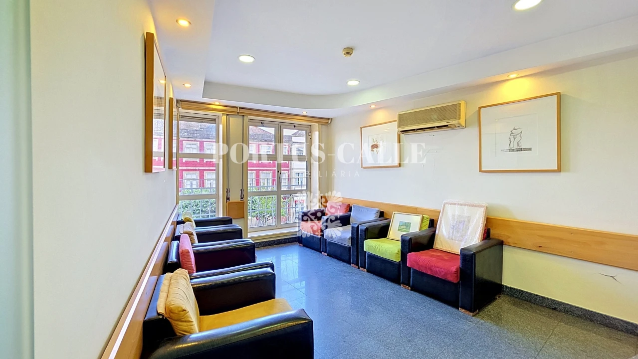 Apartamento T5 para Venda em Penafiel Foto 1