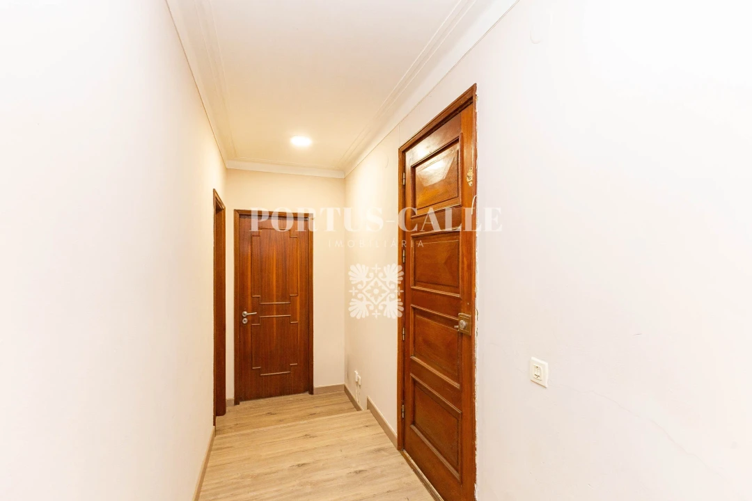 Apartamento T4 para Venda em Paranhos Foto 6