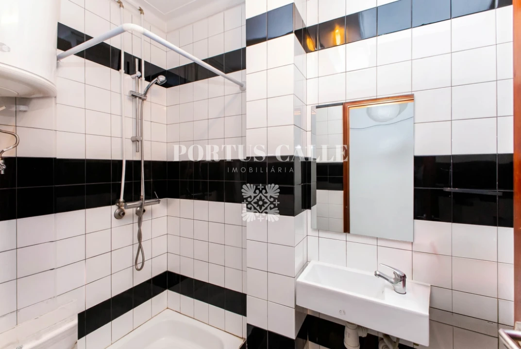 Apartamento T4 para Venda em Paranhos Foto 16