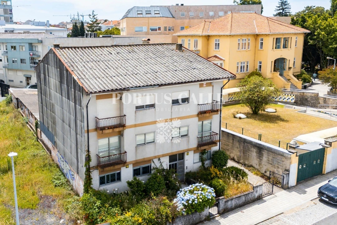 Apartamento T4 para Venda em Paranhos Foto 1