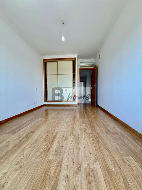 Apartamento T4 para Venda em Caparica e Trafaria