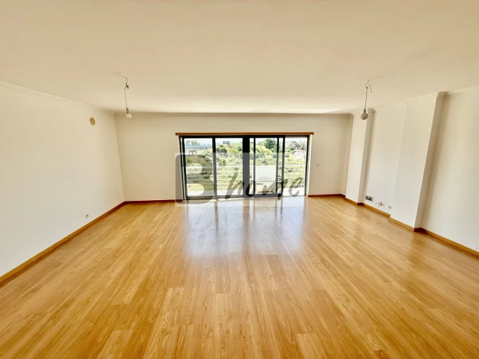 Apartamento T4 para Venda em Caparica e Trafaria Foto 5