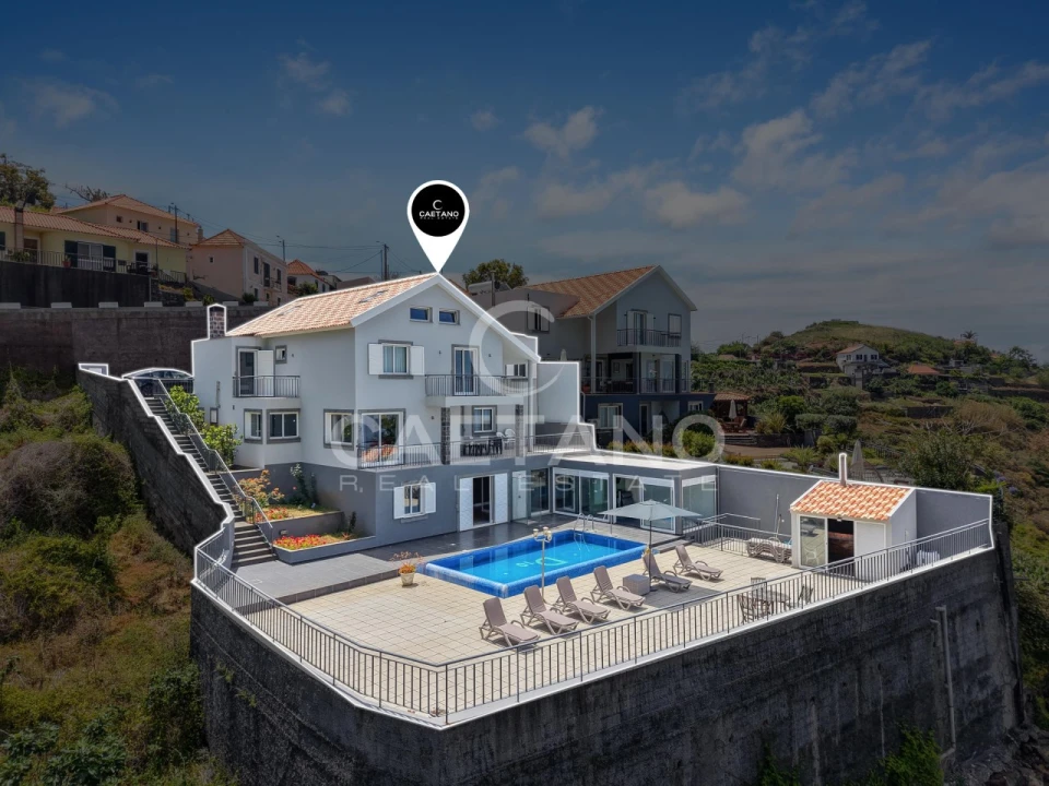Moradia T3 para Venda em Ribeira Brava Foto 1