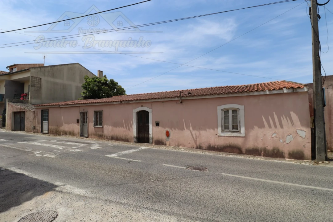 Moradia T3 para Venda em Santa Maria, São Pedro e Matacães Foto 2