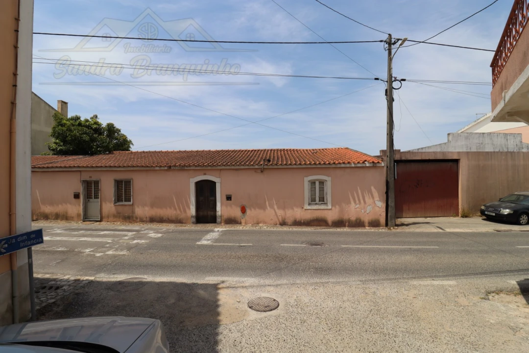 Moradia T3 para Venda em Santa Maria, São Pedro e Matacães Foto 10