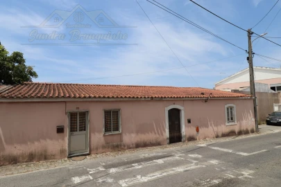 Moradia T3 para Venda em Santa Maria, São Pedro e Matacães
