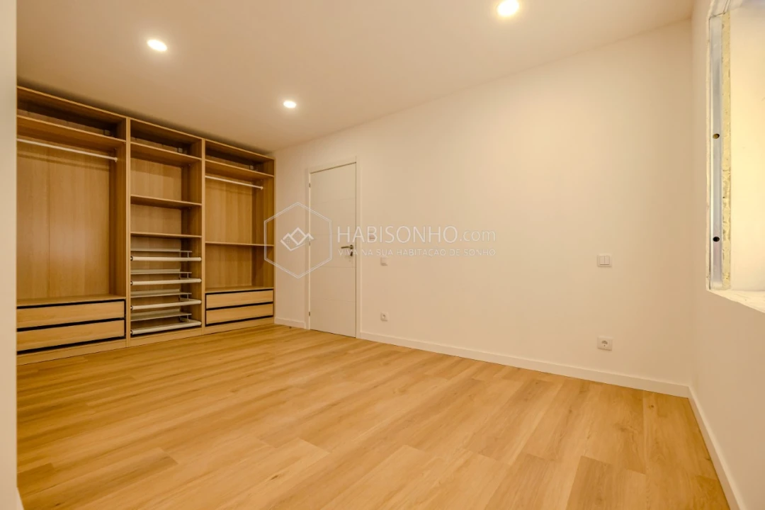 Apartamento T2 para Venda em Delães Foto 2