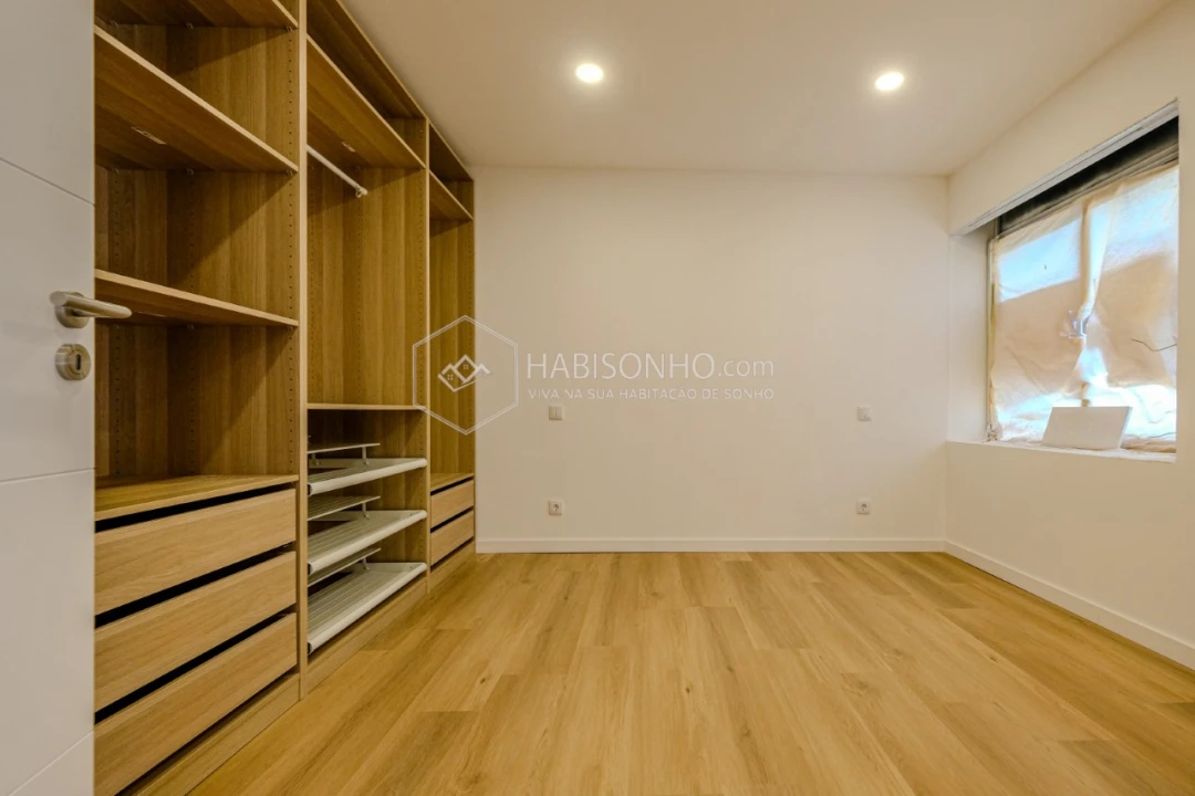 Apartamento T2 para Venda em Delães Foto 8