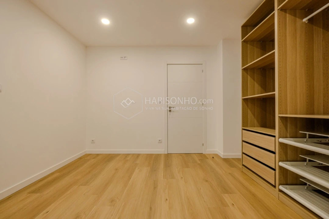 Apartamento T2 para Venda em Delães Foto 10