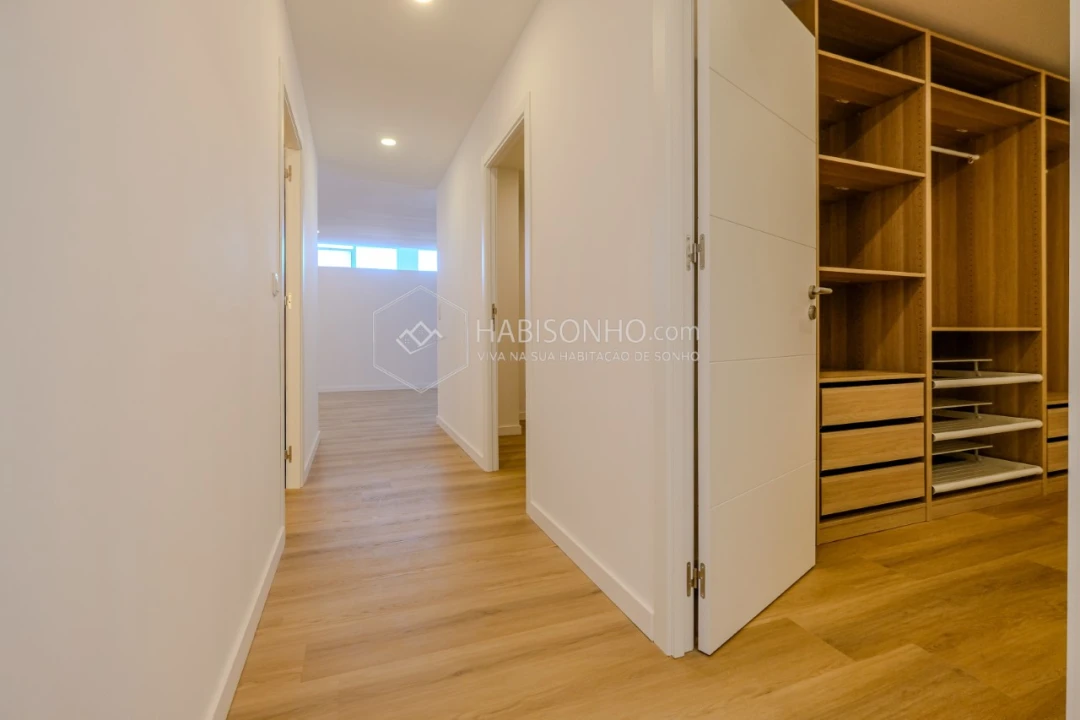 Apartamento T2 para Venda em Delães Foto 12