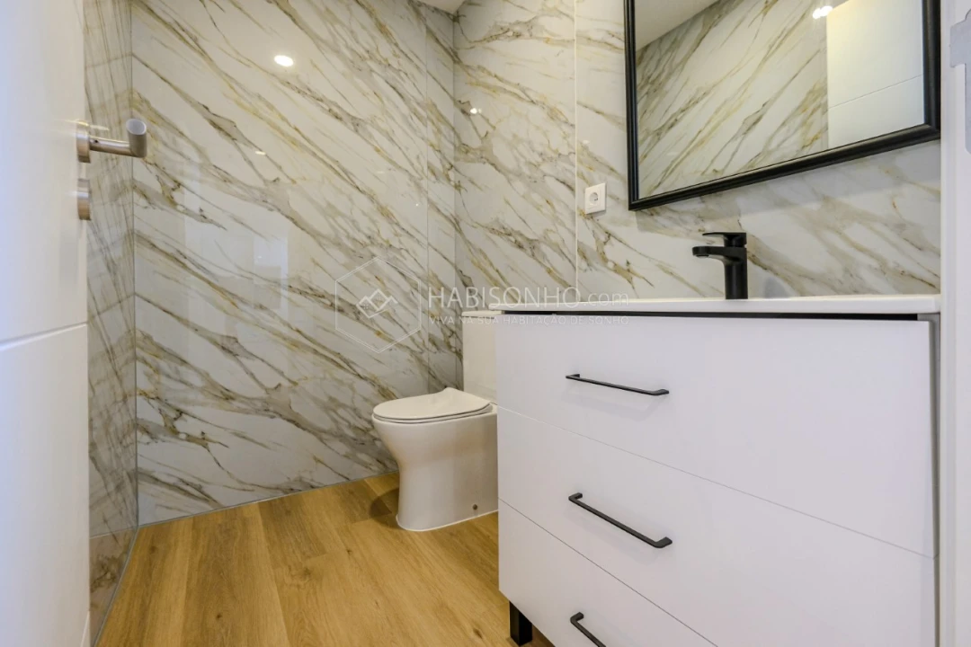 Apartamento T2 para Venda em Delães Foto 15