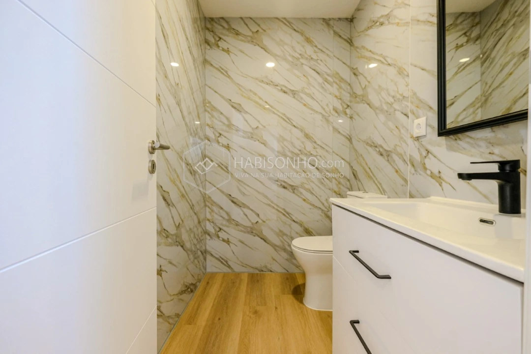 Apartamento T2 para Venda em Delães Foto 16