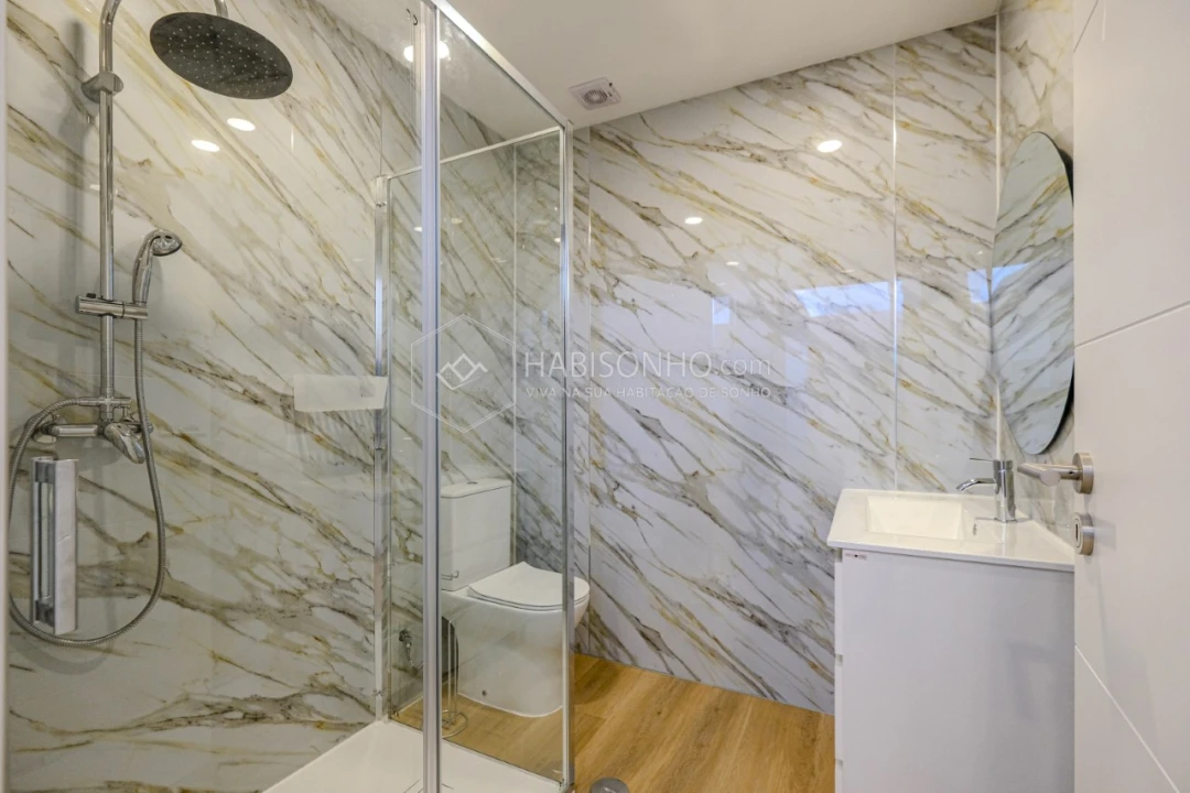 Apartamento T2 para Venda em Delães Foto 17