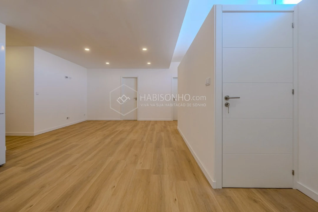 Apartamento T2 para Venda em Delães Foto 24