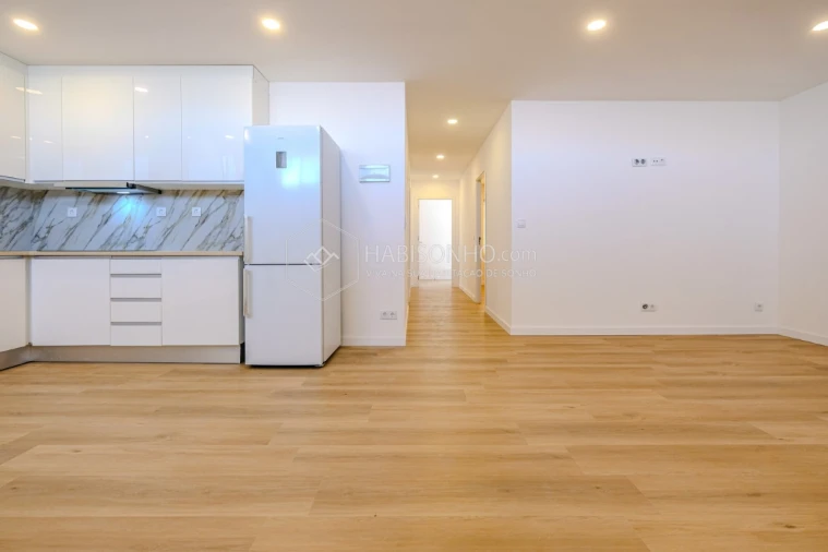 Apartamento T2 para Venda em Delães Foto 23