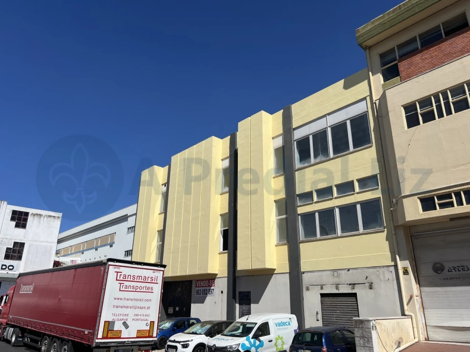 Armazém para Venda em Sacavém e Prior Velho Foto 2