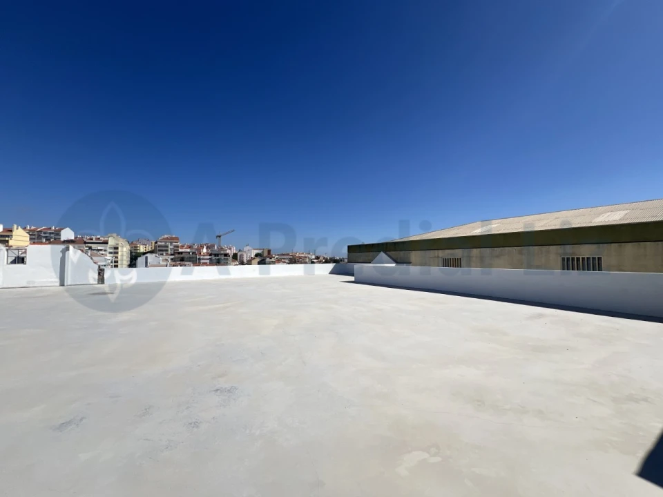 Armazém para Venda em Sacavém e Prior Velho Foto 3