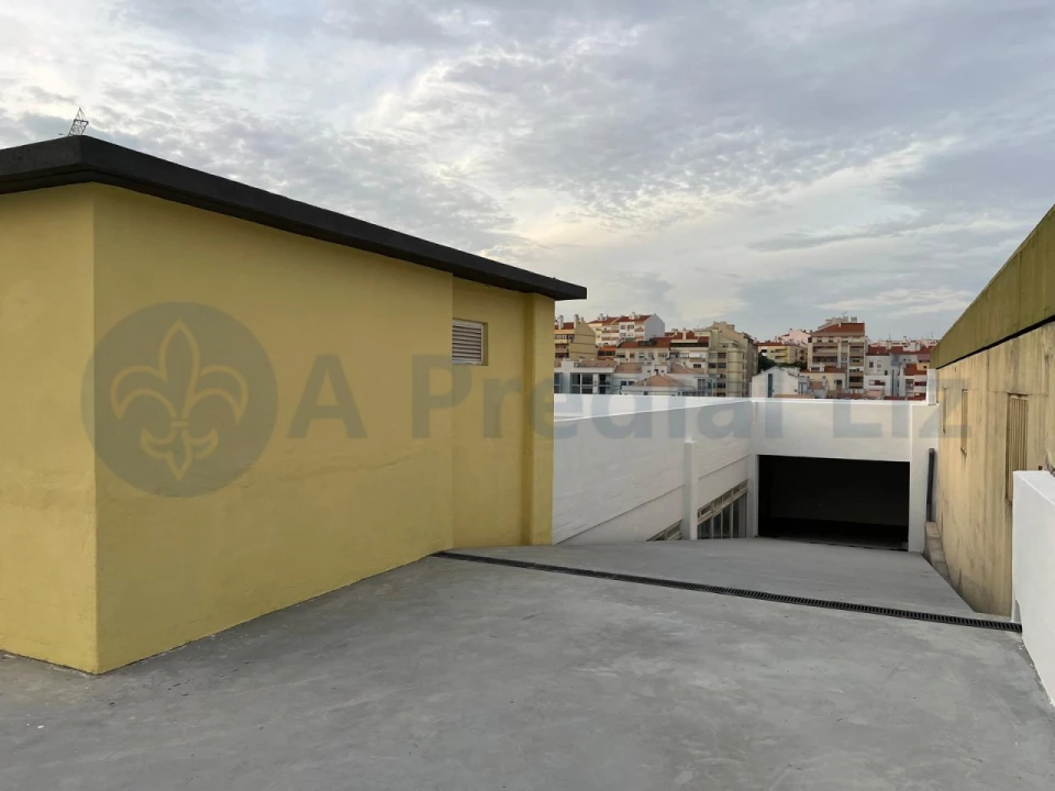 Armazém para Venda em Sacavém e Prior Velho Foto 5