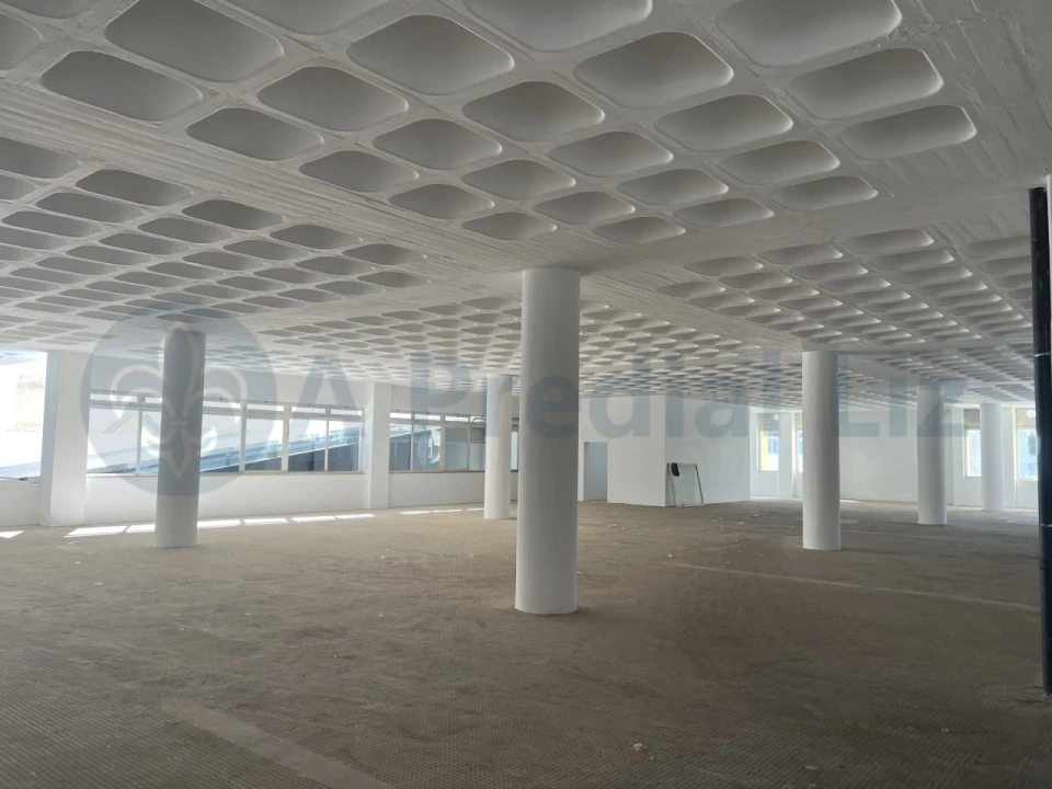 Armazém para Venda em Sacavém e Prior Velho Foto 7