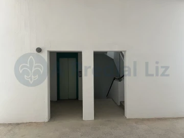 Armazém para Venda em Sacavém e Prior Velho