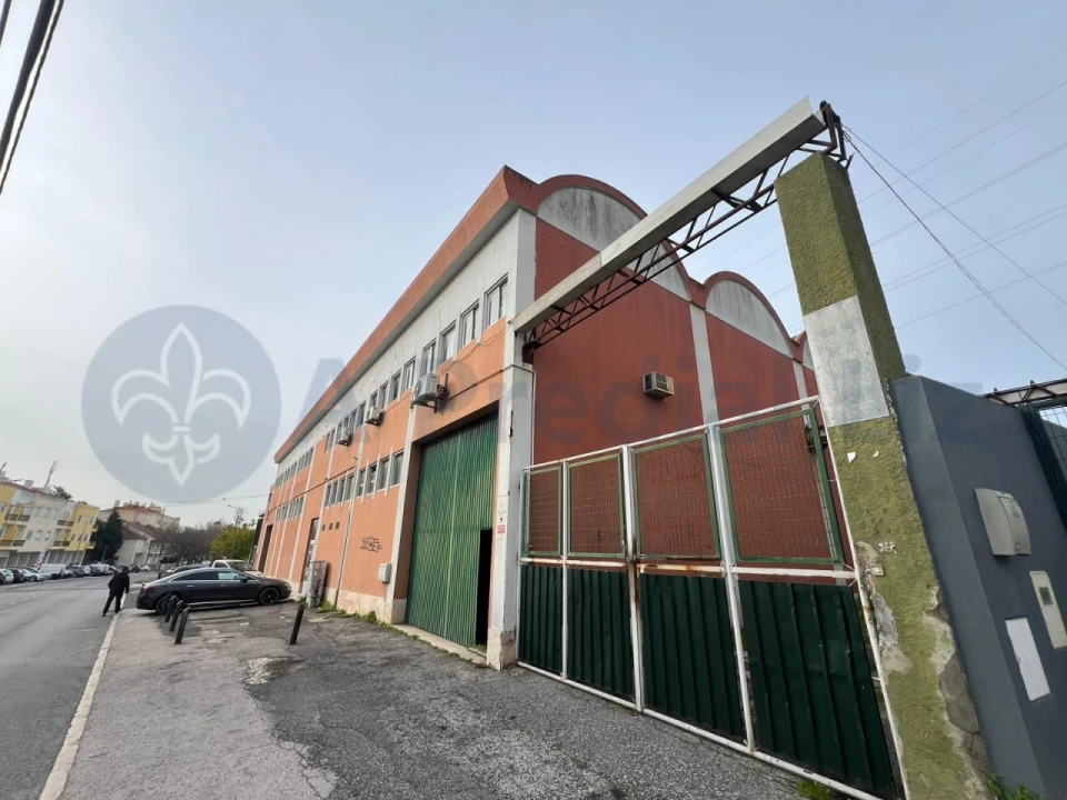 Armazém para Venda em Santa Iria de Azoia, São João da Talha e Bobadela Foto 3