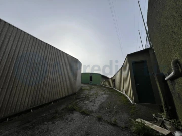 Armazém para Venda em Santa Iria de Azoia, São João da Talha e Bobadela