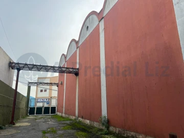 Armazém para Venda em Santa Iria de Azoia, São João da Talha e Bobadela