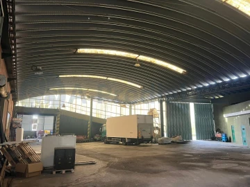 Armazém para Venda em Santa Iria de Azoia, São João da Talha e Bobadela