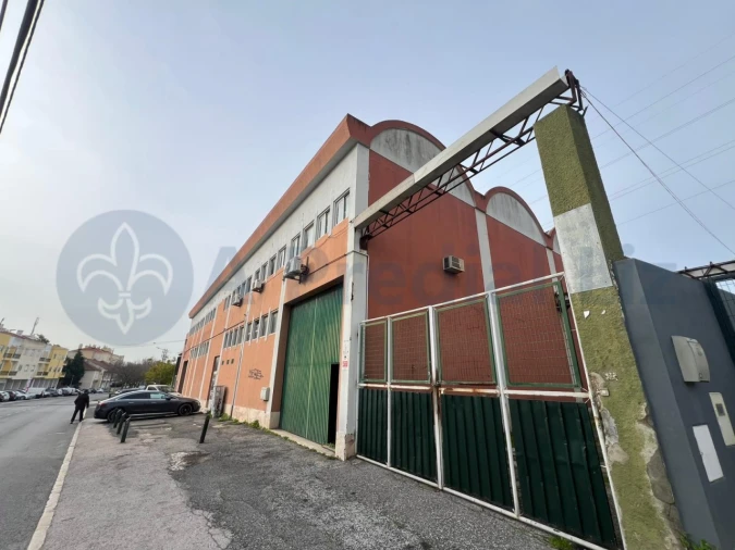 Armazém para Venda em Santa Iria de Azoia, São João da Talha e Bobadela Foto 3