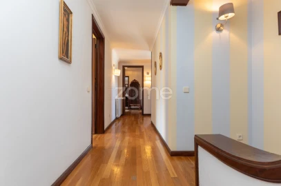 Moradia T5 para Venda em Mouronho