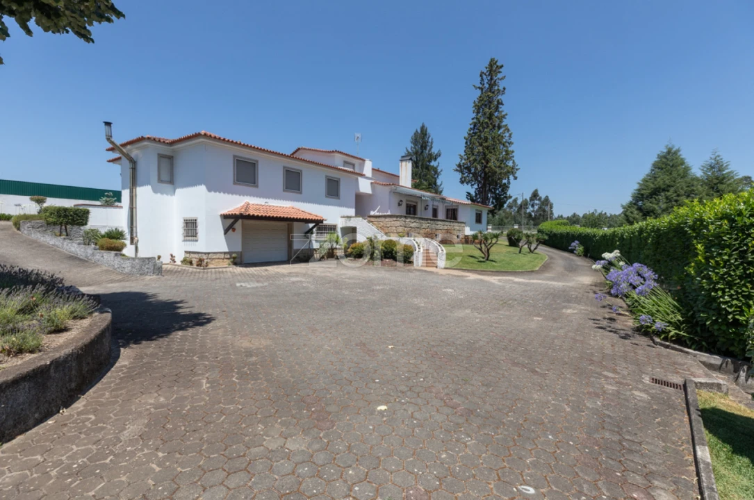 Moradia T5 para Venda em Mouronho Foto 4