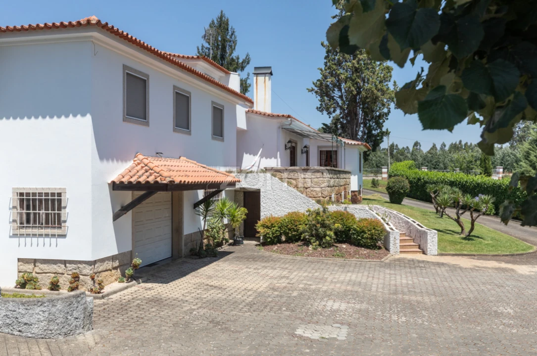 Moradia T5 para Venda em Mouronho Foto 11
