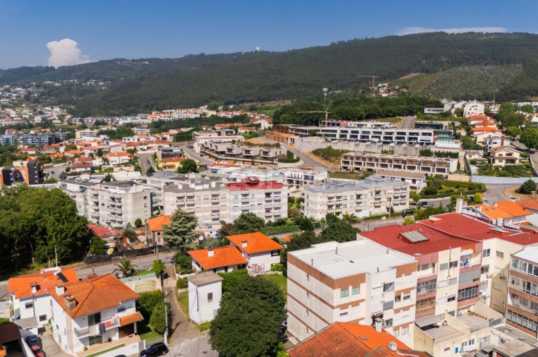 Apartamento T3 para Venda em Nogueira, Fraião e Lamaçães Foto 24