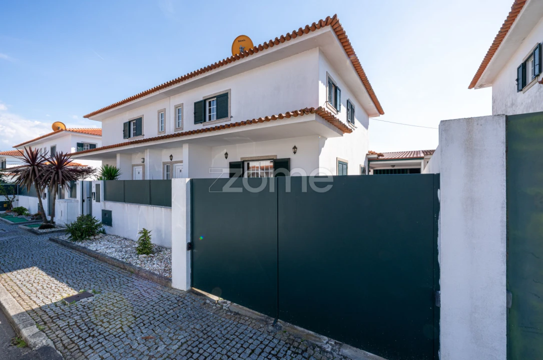Moradia T3 para Venda em São Roque Foto 3