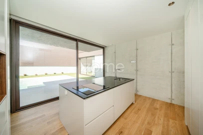 Moradia T4 para Venda em Ferreiros e Gondizalves