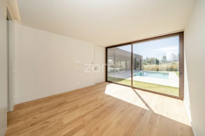 Moradia T4 para Venda em Ferreiros e Gondizalves