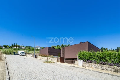 Moradia T4 para Venda em Ferreiros e Gondizalves